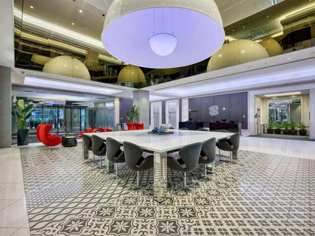 フロント・ロビー