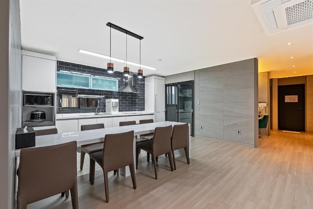 3. 포항 에이원호텔..