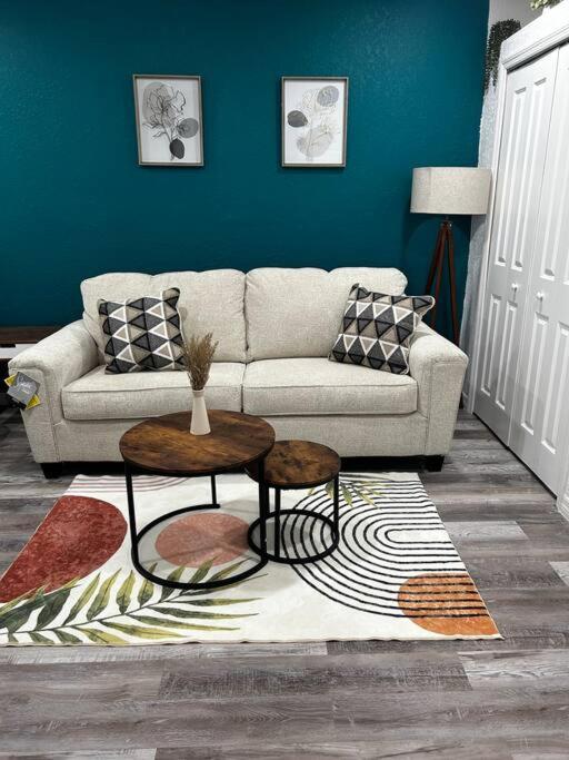 Private Studio Suite in Central Orlando With Full kitchen, Orlando