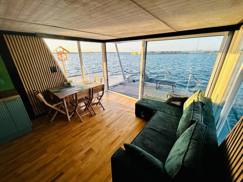 Mindset Houseboat - nocleg i apartament na morzu, Puck