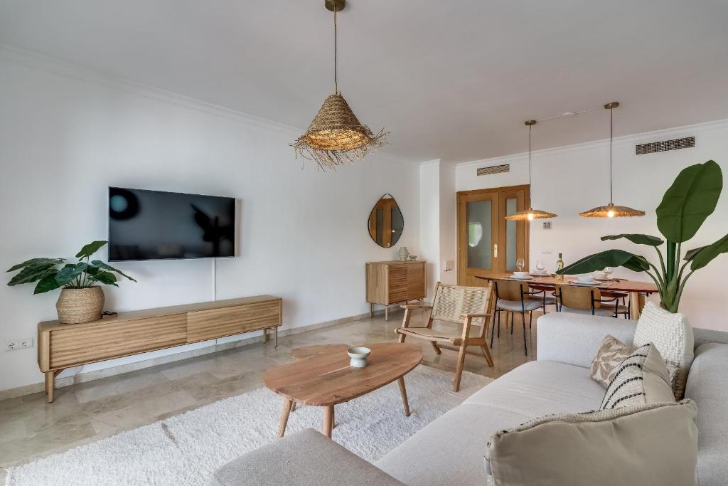 Family-Friendly Garden Apartment - Lunymar Golf Estepona, Pool & Near Beach - 3