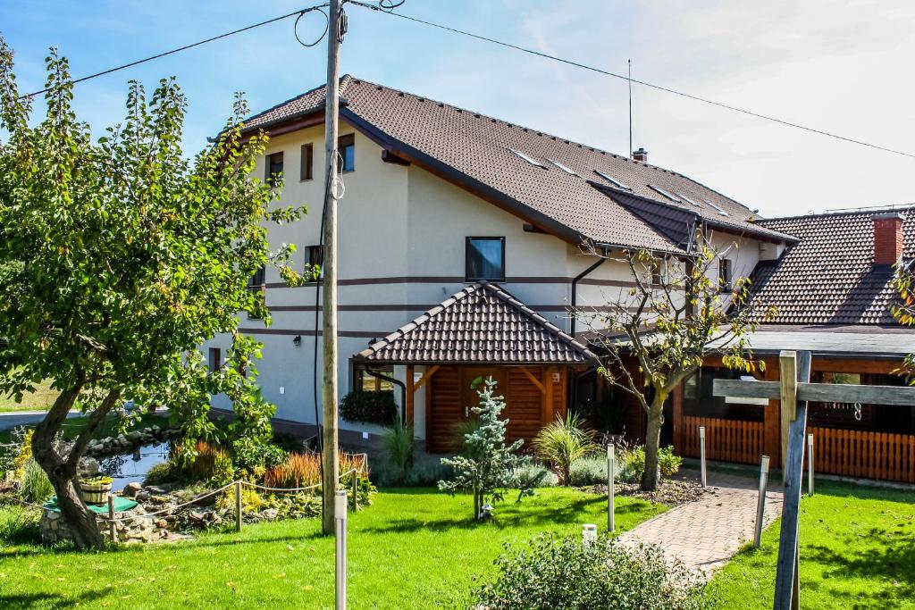 Posestvo Rožengrunt pri Miheliču, Lokavec