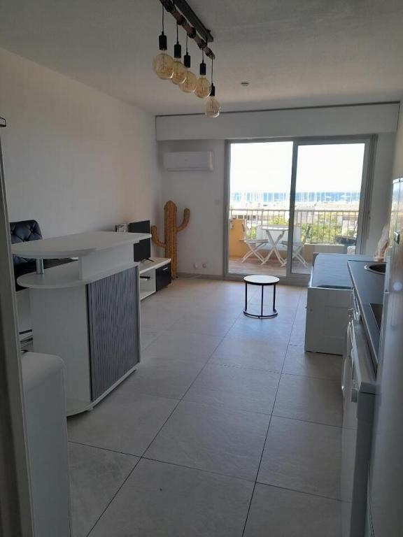 Studio vue mer Port de Hyères - 5
