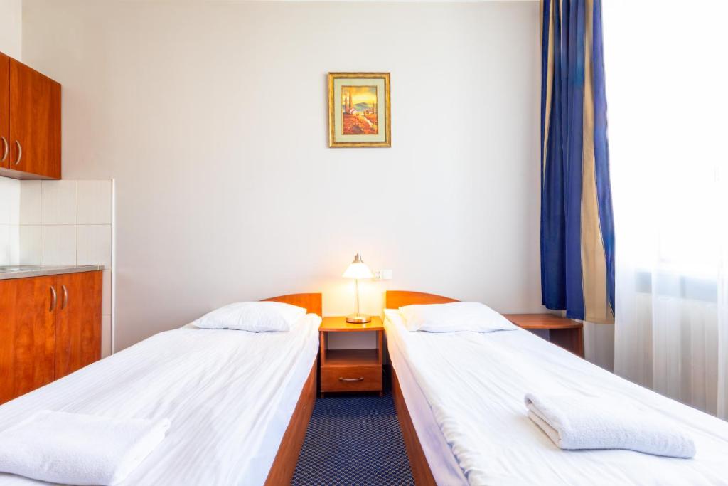 Noclegi Stadion Bed & Breakfast — Hotel rooms in Warsaw, Masovian