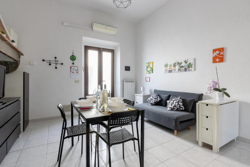 GuestHost - Pisa Bright Apartment near the Airport - 1