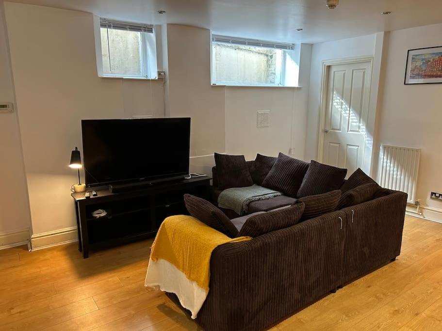 2 en suite rooms and Large Kitchen, Nottingham