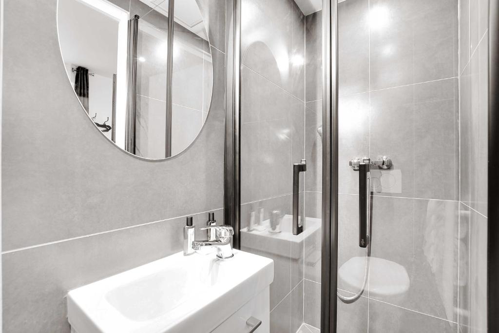 Charming Studio - 2P with AC Near Montmartre - 4