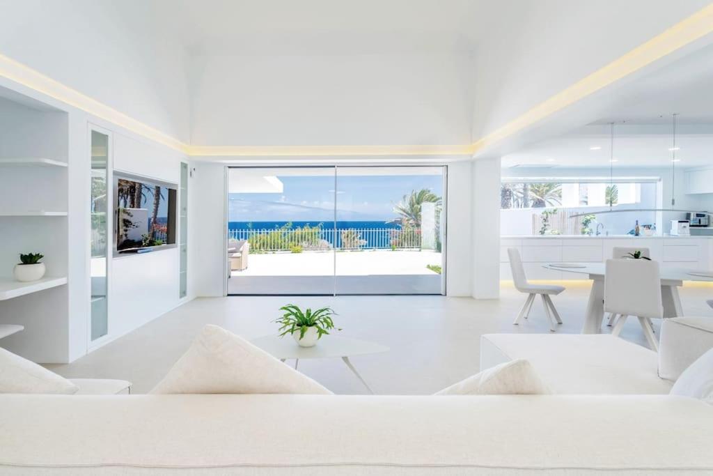 Ocean Bliss Beautiful Villa with Pool and Sea Views - 2