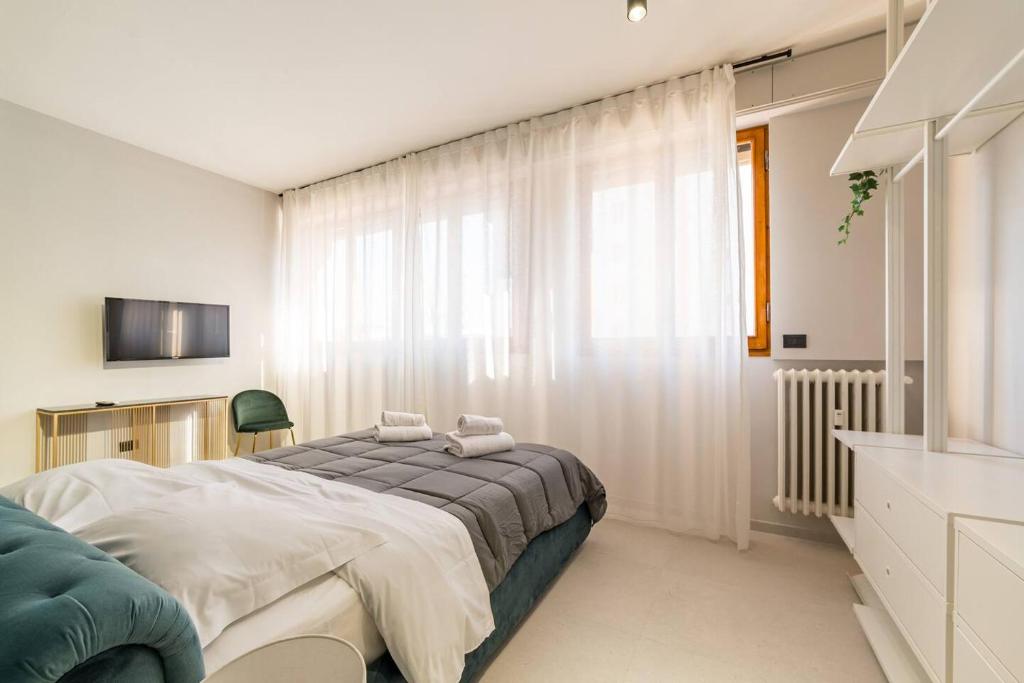 The bright apartment - 2