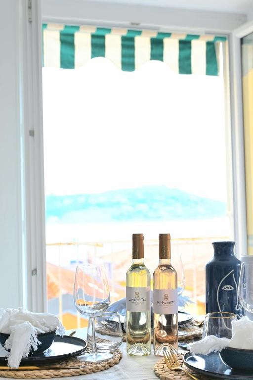 The Seaside Serenity - Air-Conditioned Bay-View Apartment with Terrace, Heart of Villefranche Old Town - 3
