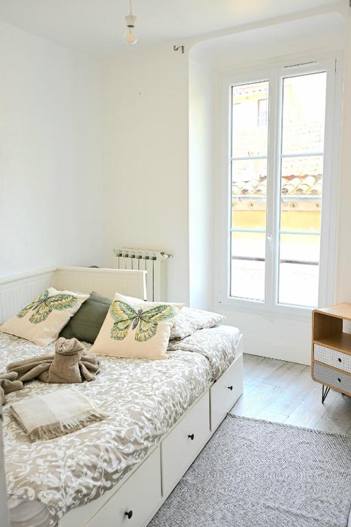 The Seaside Serenity - Air-Conditioned Bay-View Apartment with Terrace, Heart of Villefranche Old Town - 5