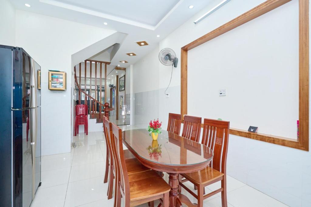 HOMESTAY Ho Quy Ly Gan Cot Co Bai Sau