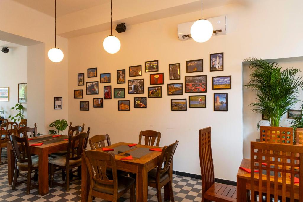 Noclegi Stadion Bed & Breakfast — Restaurant & bars in Warsaw, Masovian