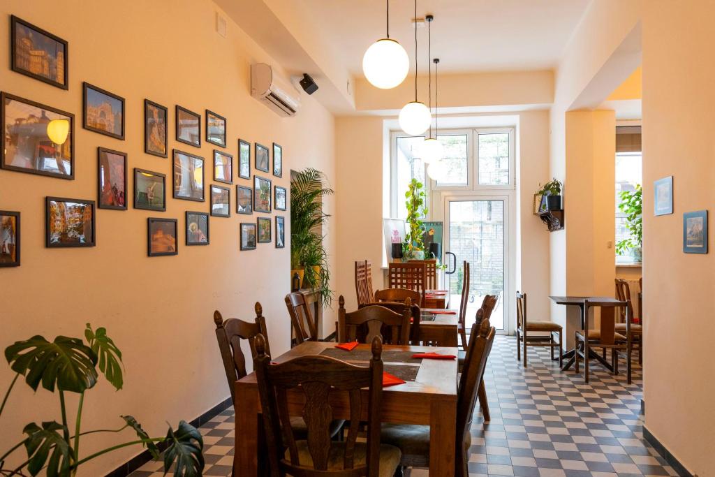 Noclegi Stadion Bed & Breakfast — Restaurant & bars in Warsaw, Masovian