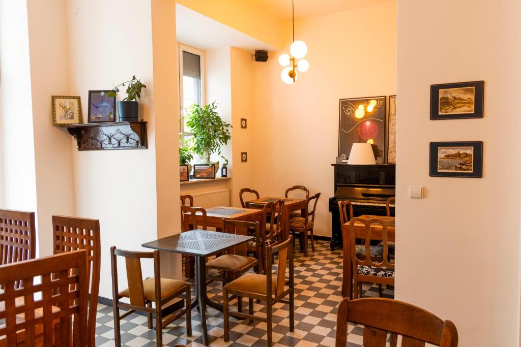 Noclegi Stadion Bed & Breakfast — Restaurant & bars in Warsaw, Masovian