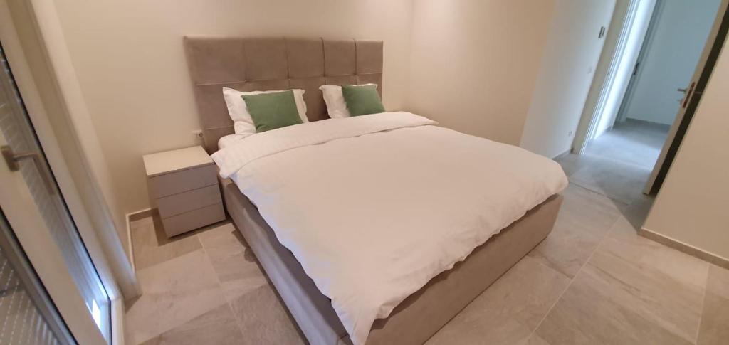 Waterfront Three Bedroom Apartment - Lustica Marina Village - 4