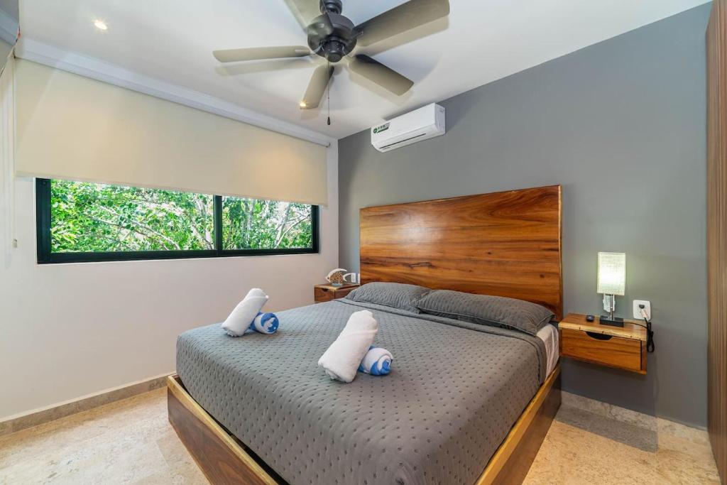 2 BD Suite with Private Balcony, Rooftop Pool, Gym - 2