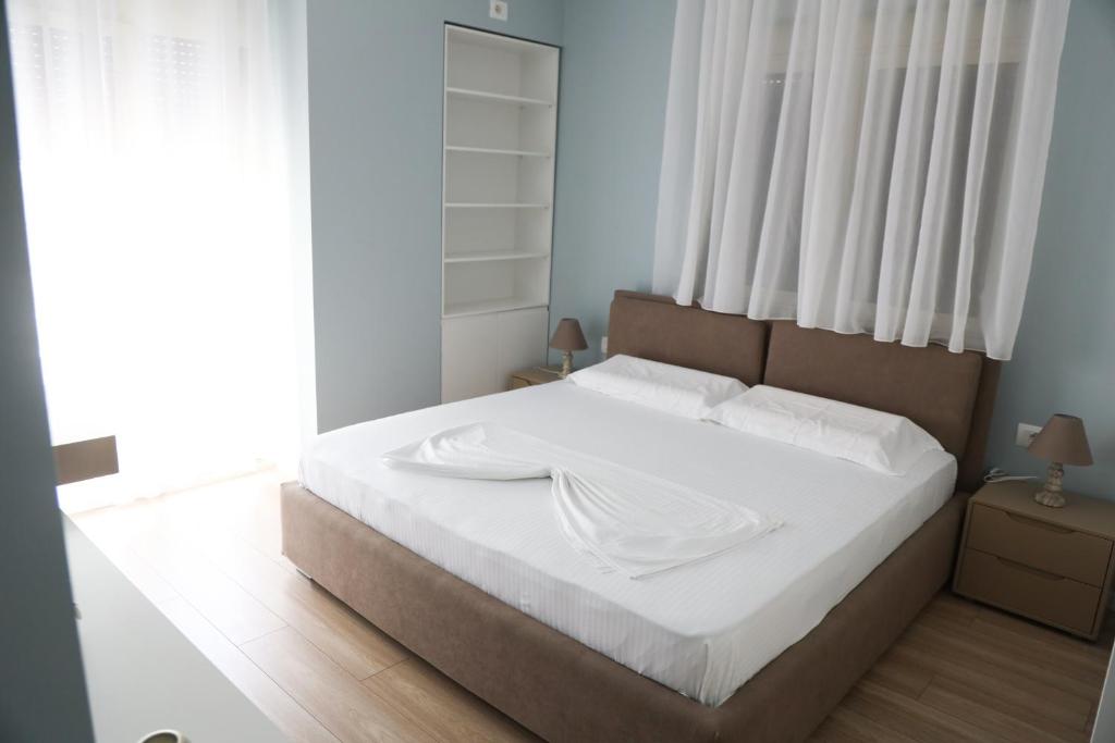 See side Apartment, Durrës