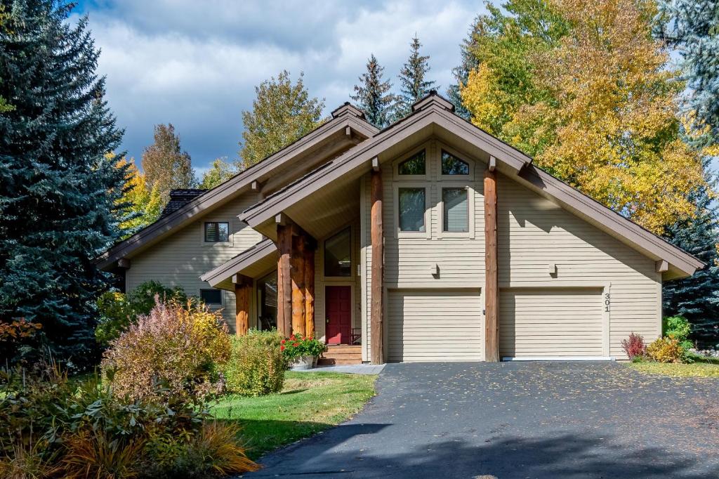 Weyyakin 301, Ketchum