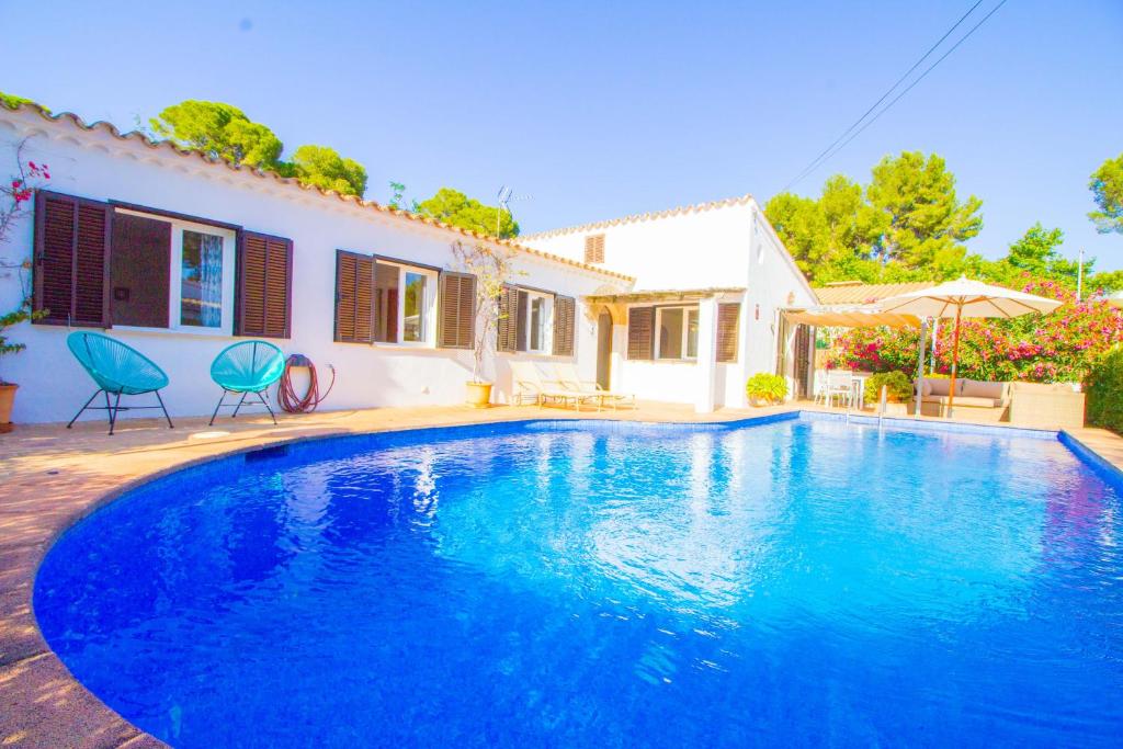 Beautiful villa near the beach - 4