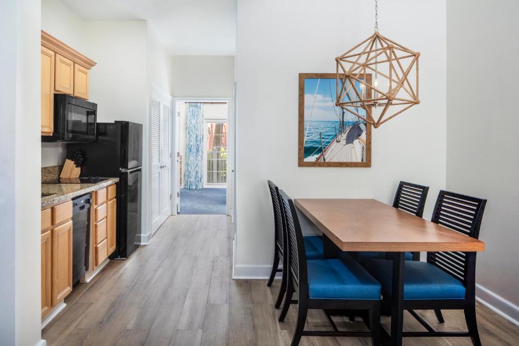 Kitchen, Harborside Resort & Vacation Rentals at Atlantis in Nassau