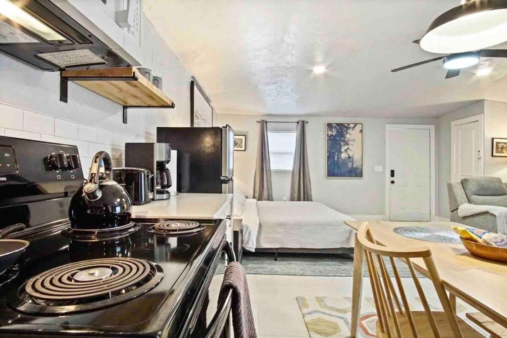 Winter Hideaway Cozy Holiday Esccape 40-4