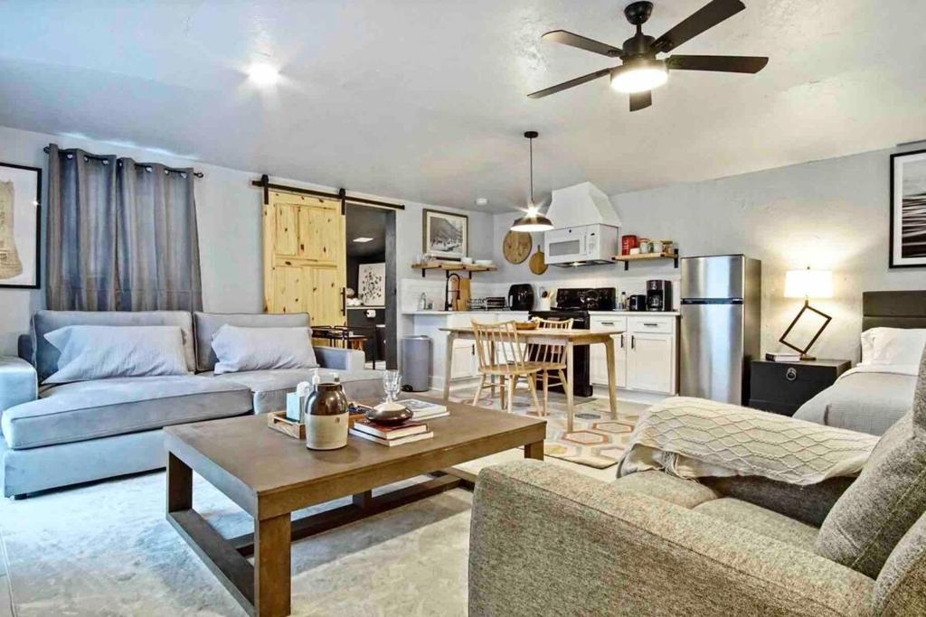 Winter Hideaway Cozy Holiday Esccape 40-4