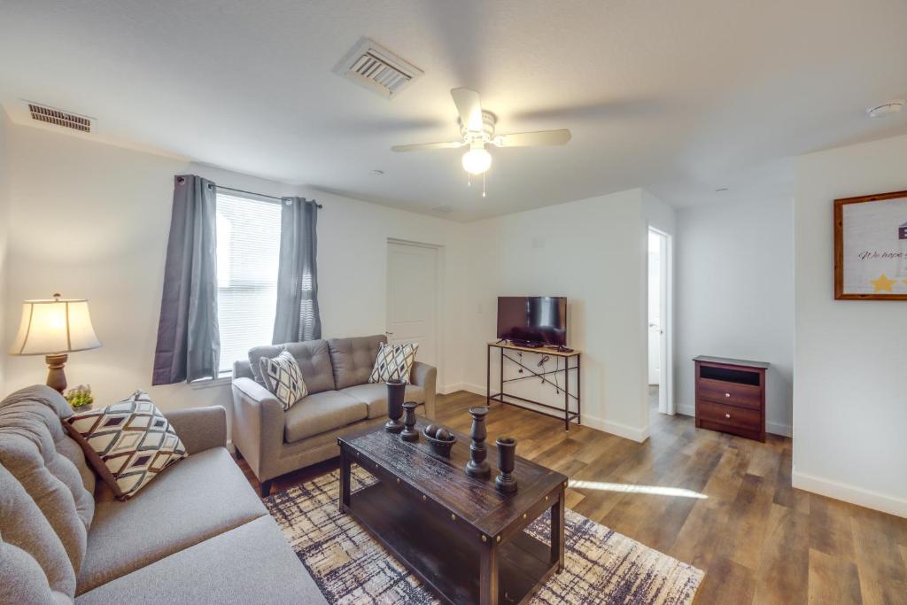 Pet-Friendly LaBelle Apt, Close to River!, La Belle