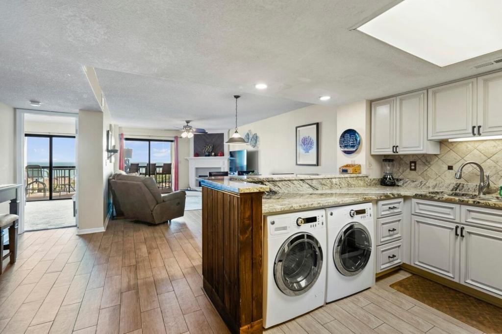 Sea Mark Tower Stunning Ocean View Unit 905, Myrtle Beach