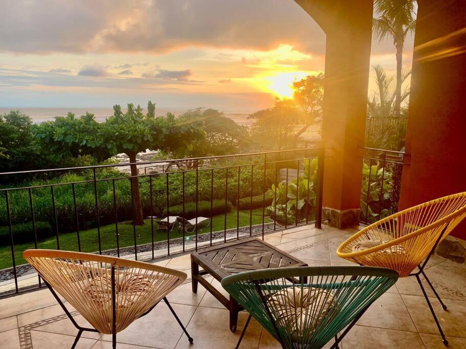 Amazing Ocean Front Condo In Langosta, Tamarindo