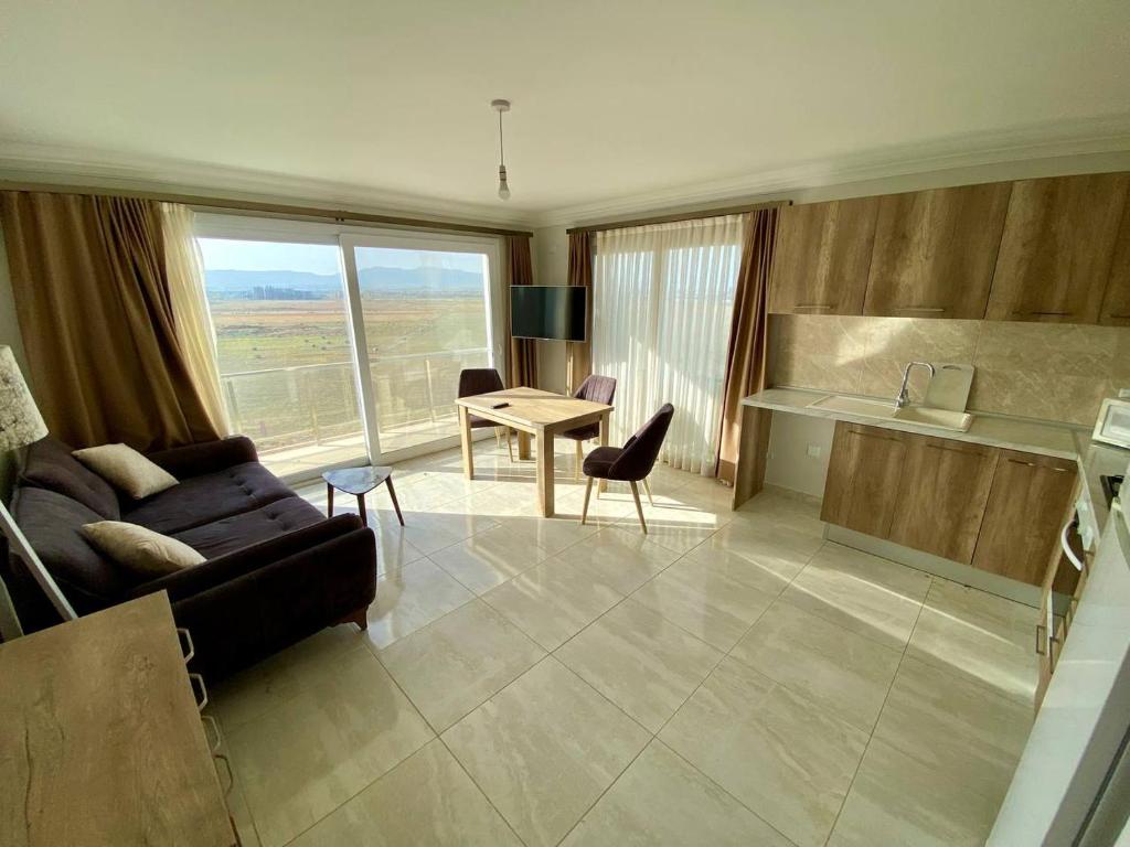 Uzun Nova Apt, Iskele