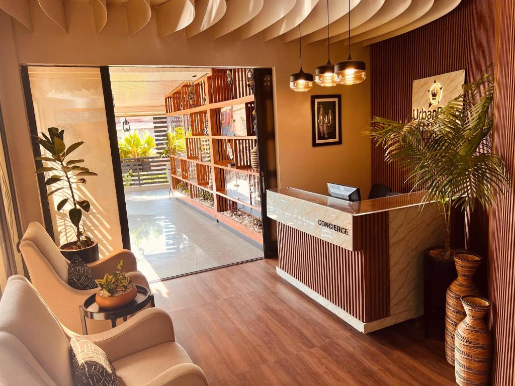 フロント・ロビー