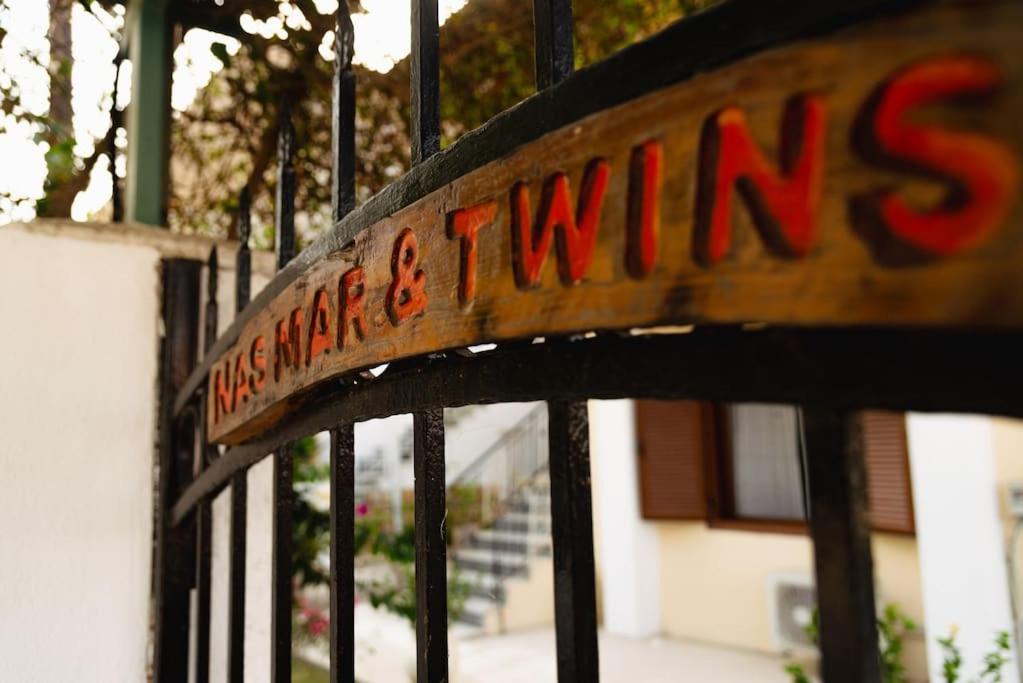 Nas Mar & Twins - Nasia, Petrití