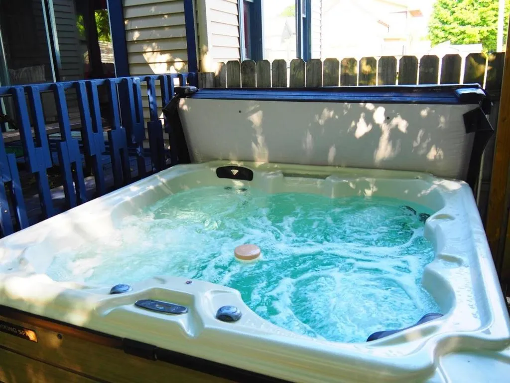 Restoration - Private Spa And Great Location!，位于法兰克福的酒店