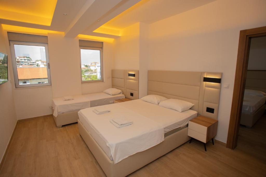 Amber Lux Apartments - 4