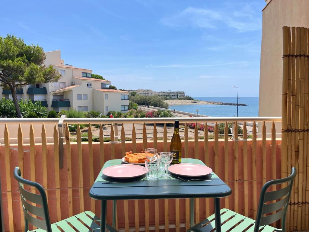 Studio refait en 2024 avec terrasse, climatisation et parking, à 50m de la plage - FR-1-338-588 - 1