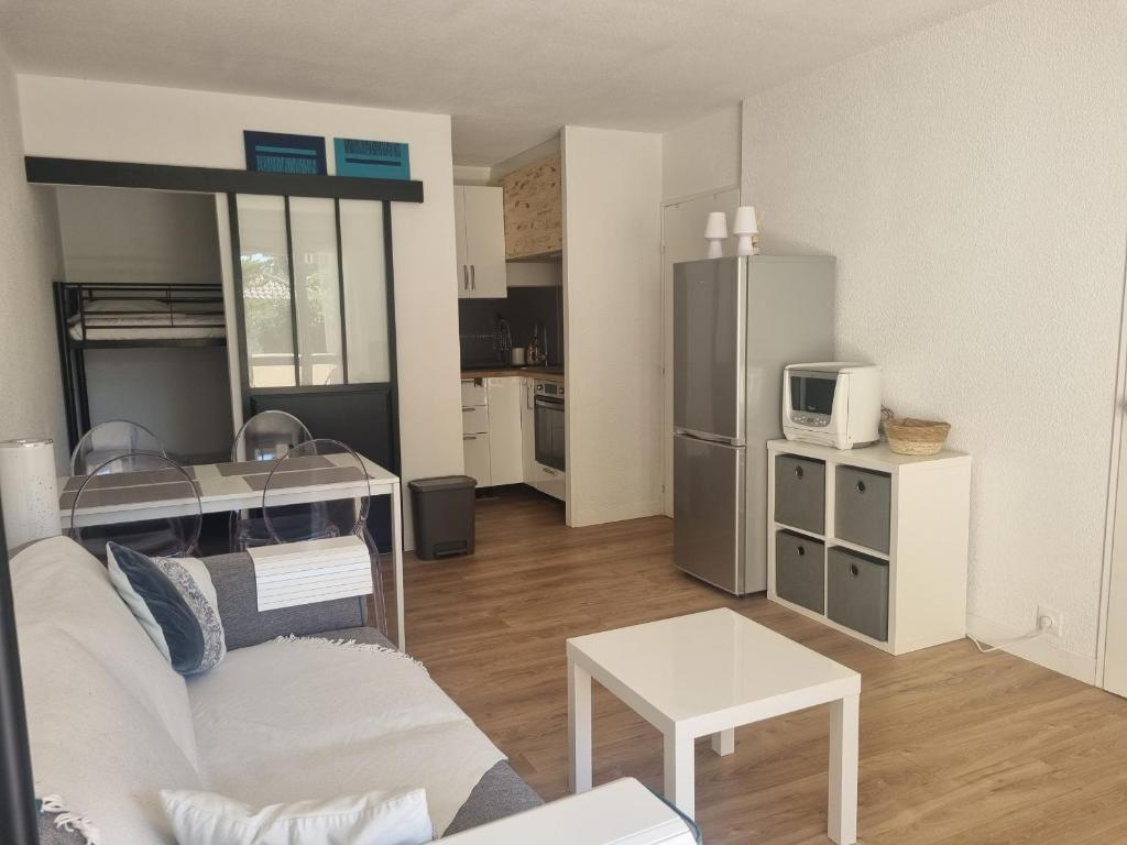 Appartement rénové à Seignosse : Plage et commerces à pied, terrasse et wifi inclus - 2