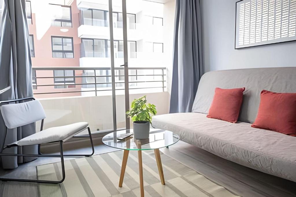 Departamento a pasos del metro - 1