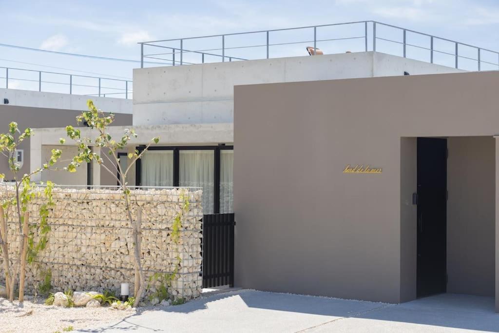 bord de la mer, Uechi