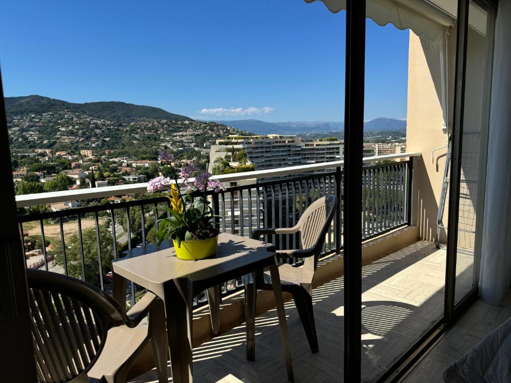 My Resid Appart Cannes vue marina et vue montagne - 5