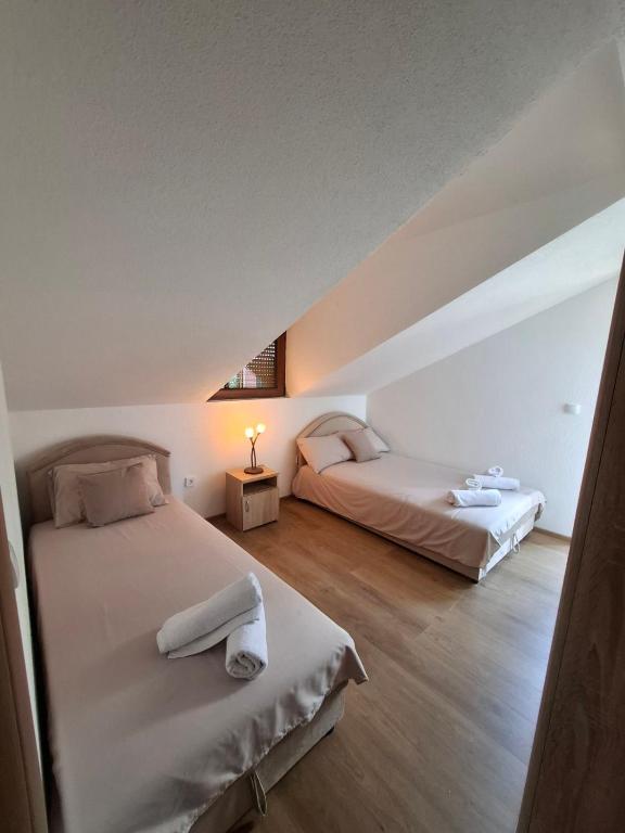 Chalet LENA & One Bedroom Apartment Lena - 3