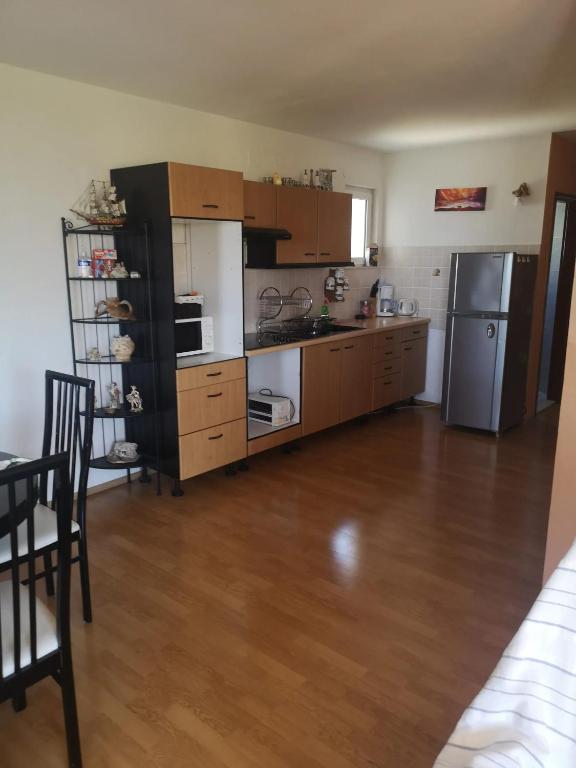 Comfortable apartment in Makarska 80 m² sea view and terrace 전경