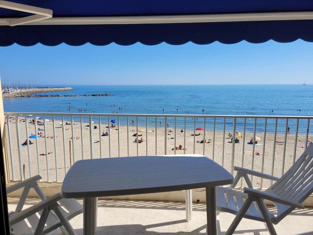 F3 à Palavas, en bord de mer, pour 4 personnes avec grande terrasse - FR-1-559-31 - 1