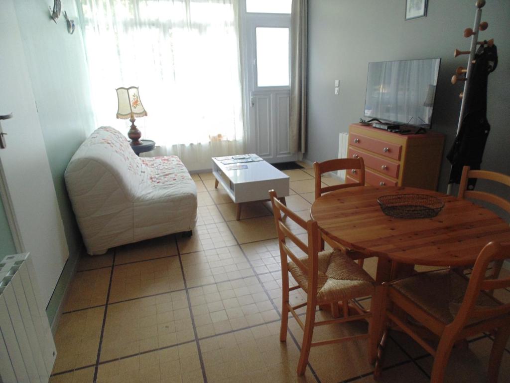 Appartement entièrement rénové avec internet, vous pouvez tout faire à pied - 4