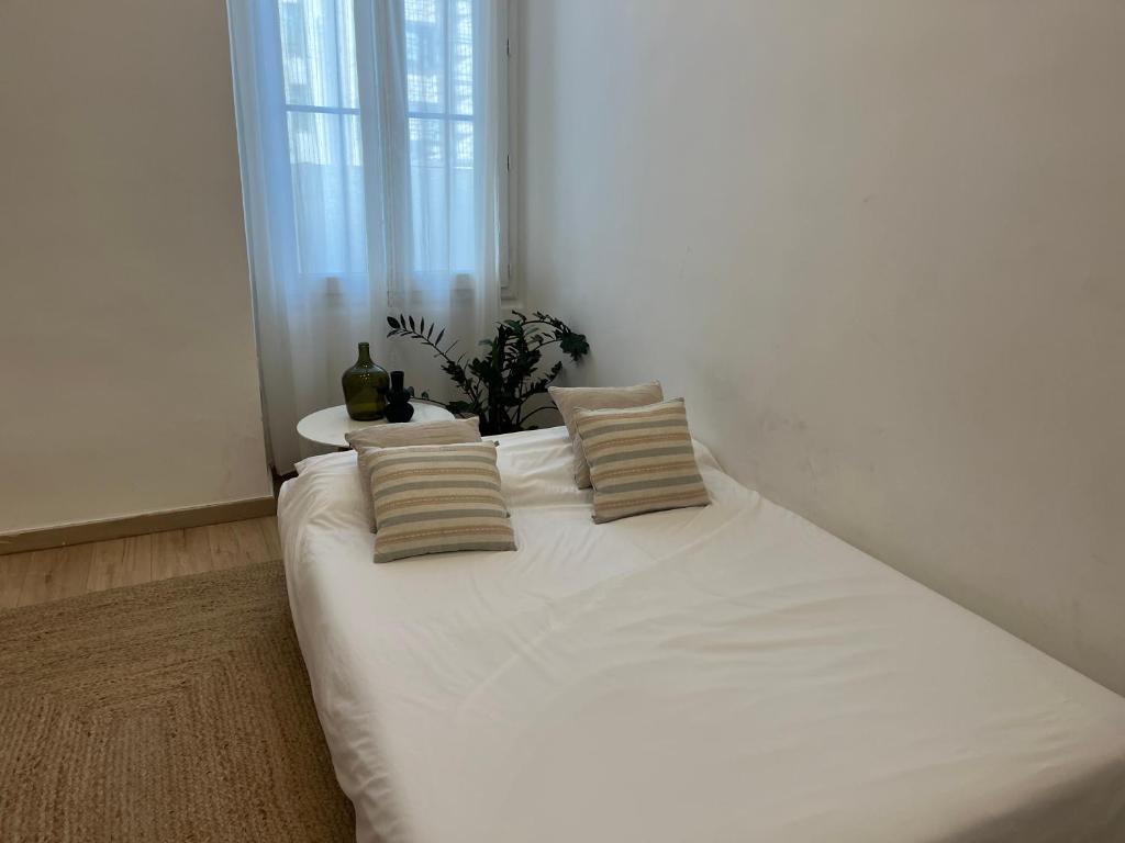 Cozy One Bedroom Apartment-City Center - 5