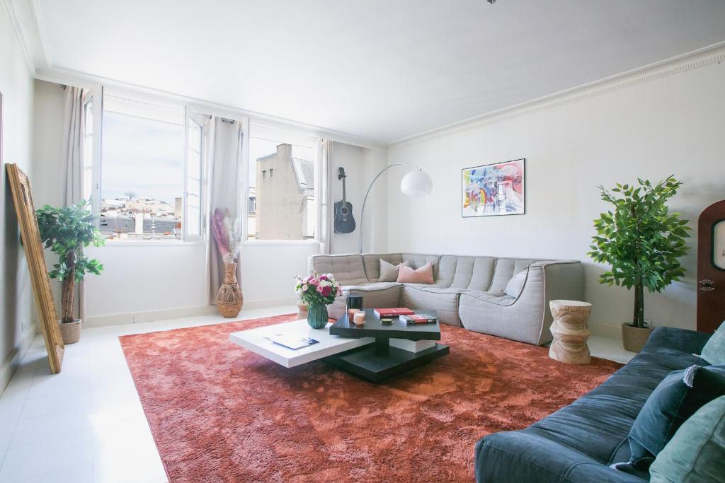 Beautiful 1 Bedroom Luxury Apartment next to Champs-Elysées - PC62A - 4
