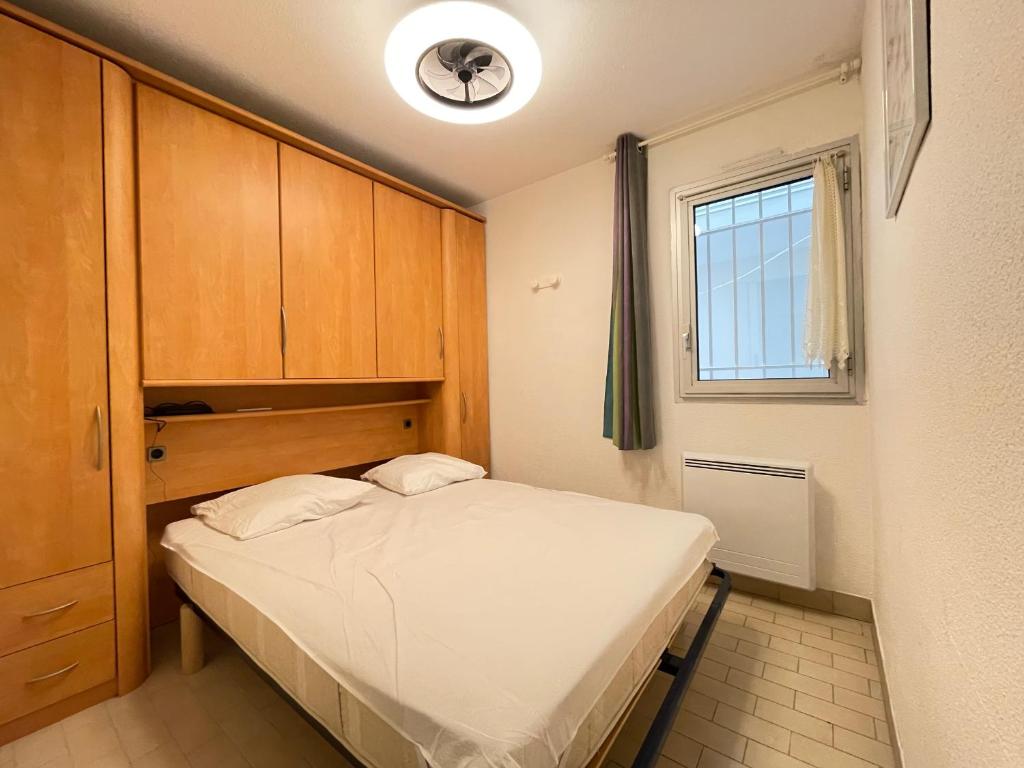 T2 avec loggia vitrée, terrasse, parking à Sète - FR-1-338-589 - 4