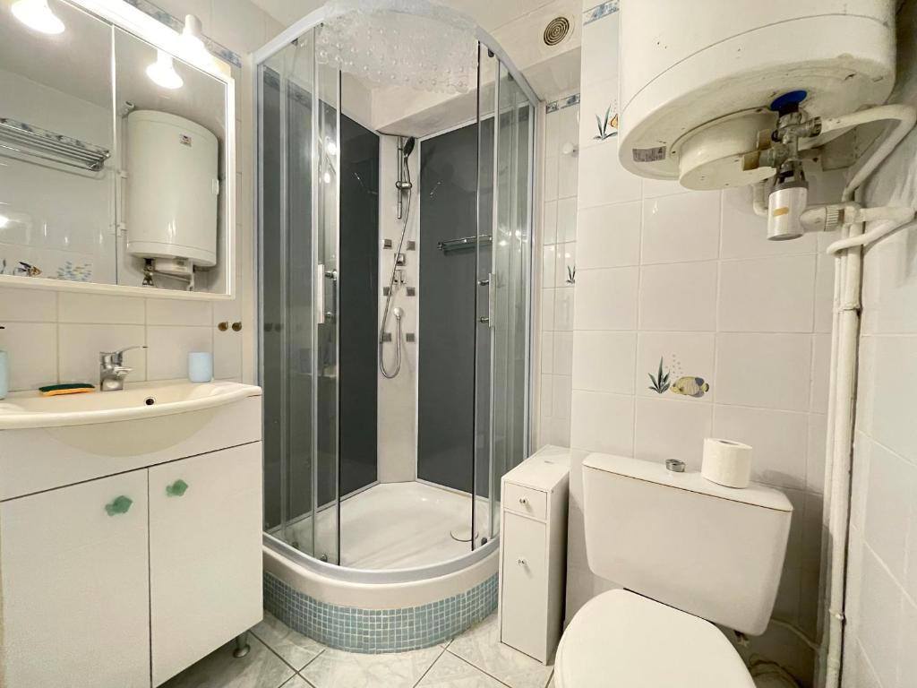 T2 avec loggia vitrée, terrasse, parking à Sète - FR-1-338-589 - 5