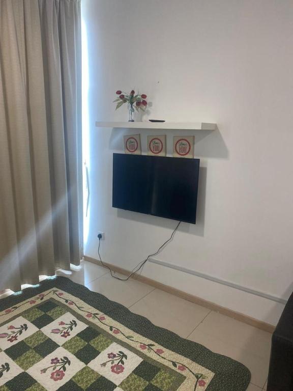 Shared lounge/TV area