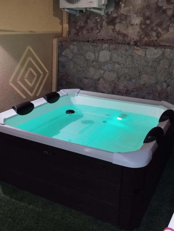 BURMARIA APARTMENT and ROOM with garden and jacuzzi - 5
